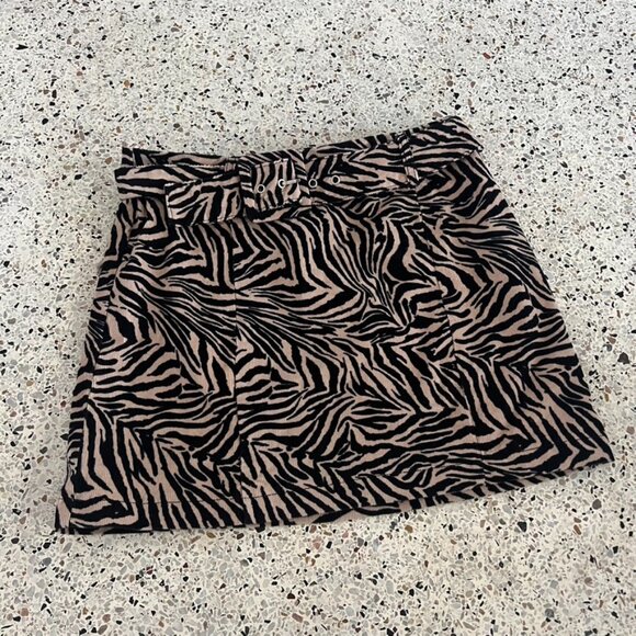 Wild Fable zebra print corduroy belt skirt size 10 - Picture 1 of 4